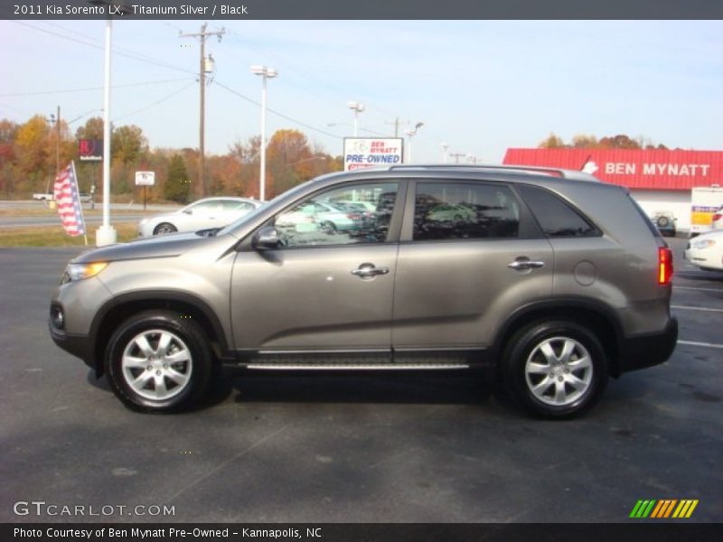 Titanium Silver / Black 2011 Kia Sorento LX