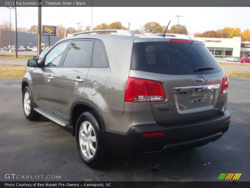 Titanium Silver / Black 2011 Kia Sorento LX