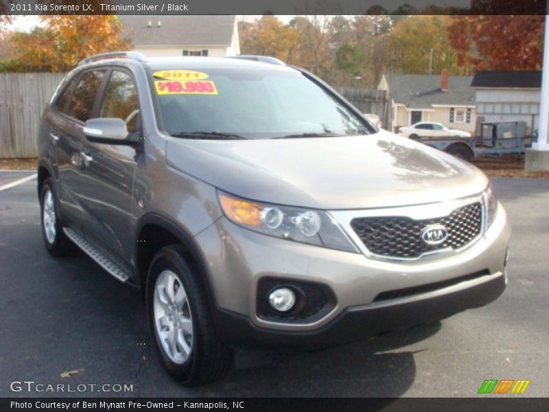 Titanium Silver / Black 2011 Kia Sorento LX