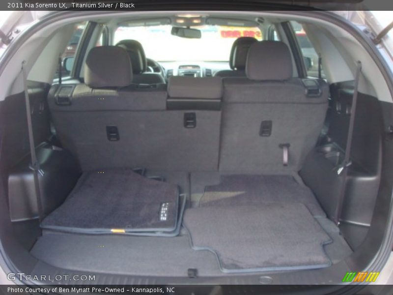 Titanium Silver / Black 2011 Kia Sorento LX