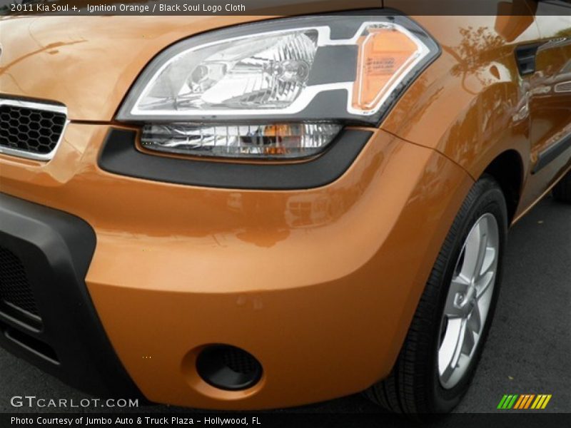 Ignition Orange / Black Soul Logo Cloth 2011 Kia Soul +