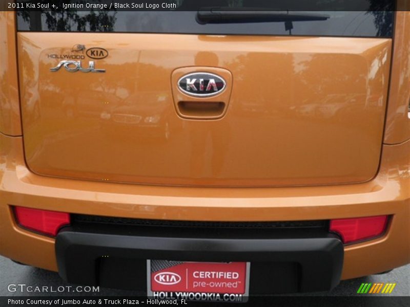 Ignition Orange / Black Soul Logo Cloth 2011 Kia Soul +