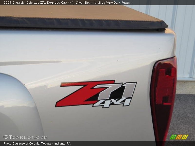 Silver Birch Metallic / Very Dark Pewter 2005 Chevrolet Colorado Z71 Extended Cab 4x4