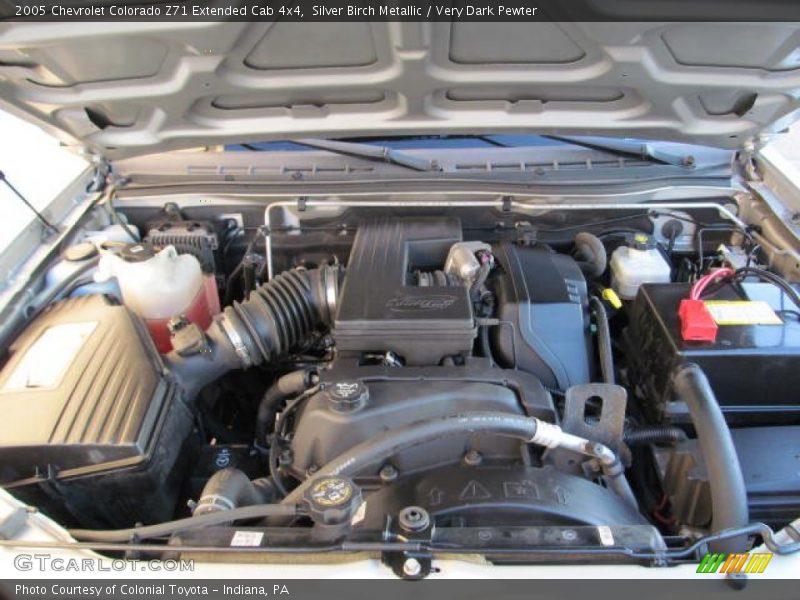 Silver Birch Metallic / Very Dark Pewter 2005 Chevrolet Colorado Z71 Extended Cab 4x4