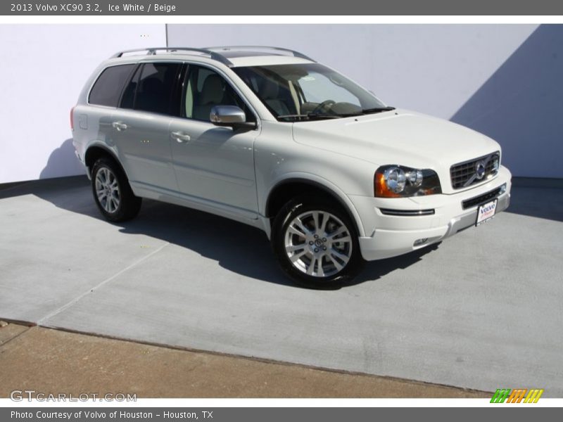 Ice White / Beige 2013 Volvo XC90 3.2