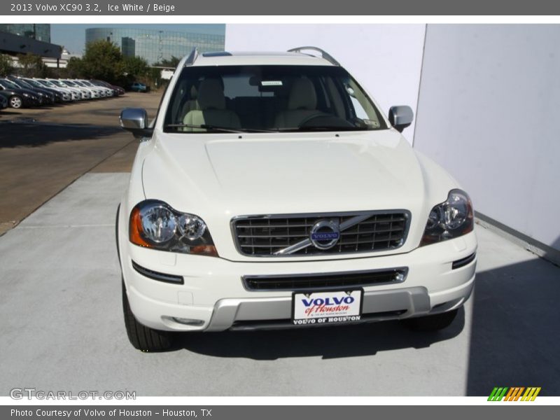 Ice White / Beige 2013 Volvo XC90 3.2