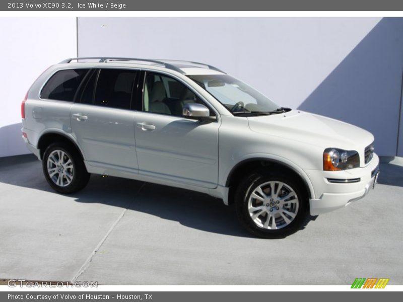 Ice White / Beige 2013 Volvo XC90 3.2