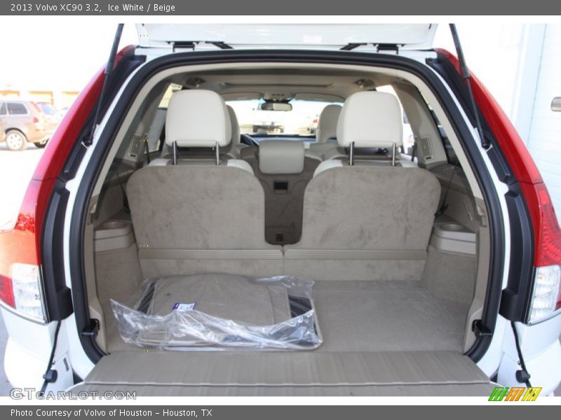 Ice White / Beige 2013 Volvo XC90 3.2