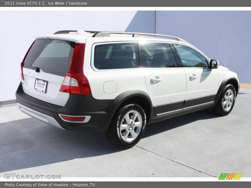 Ice White / Sandstone 2013 Volvo XC70 3.2