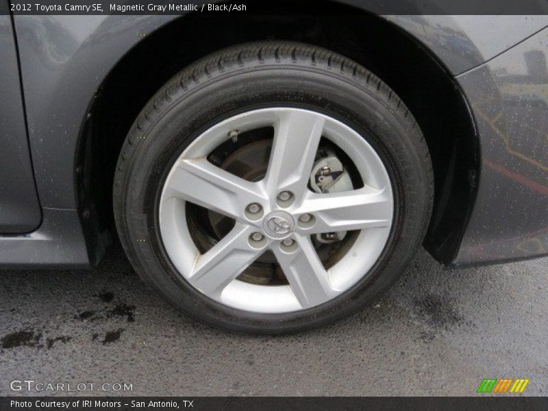 Magnetic Gray Metallic / Black/Ash 2012 Toyota Camry SE