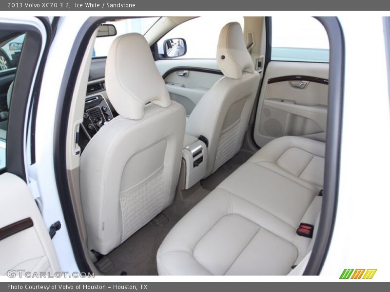  2013 XC70 3.2 Sandstone Interior