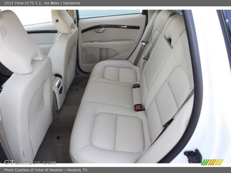 2013 XC70 3.2 Sandstone Interior