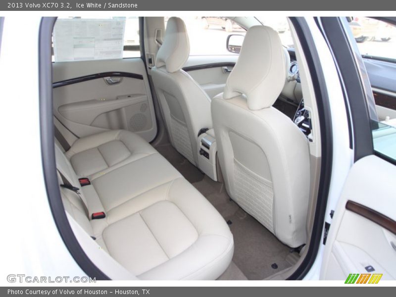  2013 XC70 3.2 Sandstone Interior