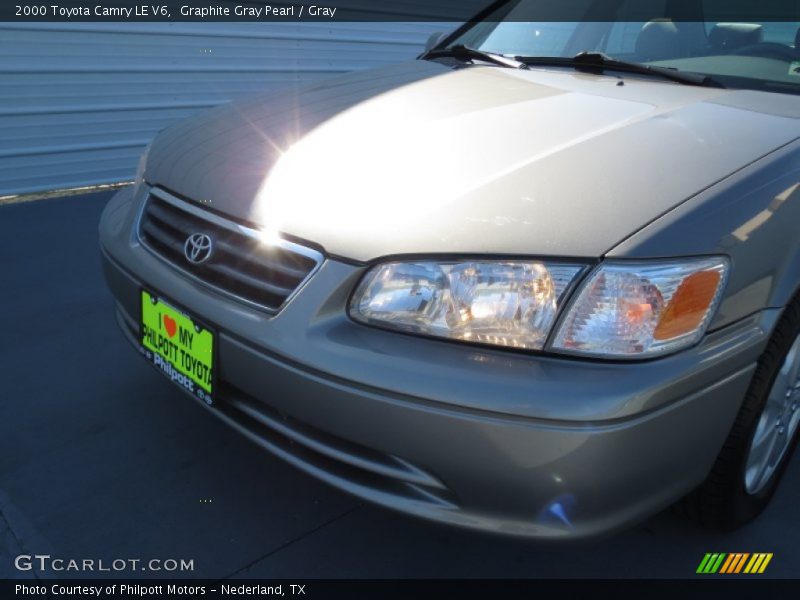 Graphite Gray Pearl / Gray 2000 Toyota Camry LE V6