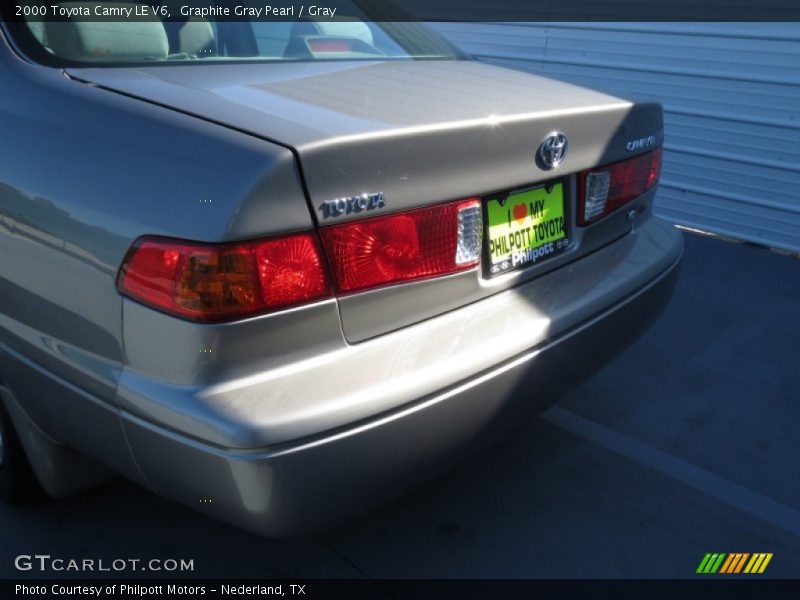 Graphite Gray Pearl / Gray 2000 Toyota Camry LE V6