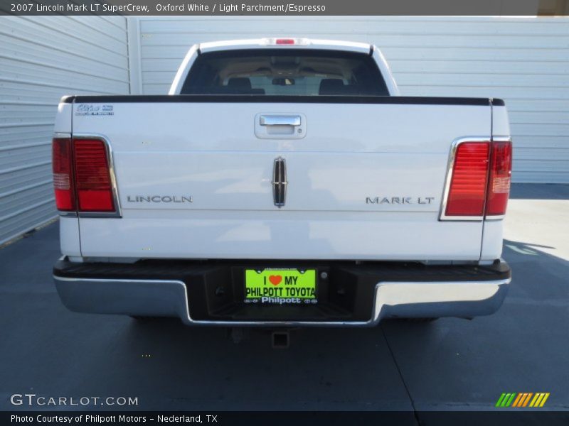 Oxford White / Light Parchment/Espresso 2007 Lincoln Mark LT SuperCrew