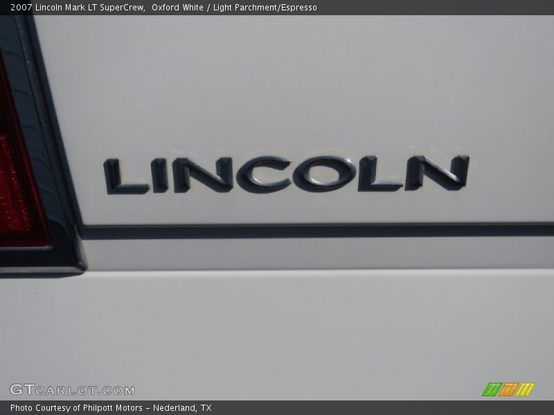Oxford White / Light Parchment/Espresso 2007 Lincoln Mark LT SuperCrew
