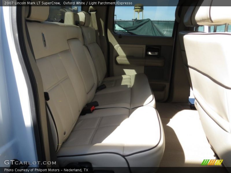 Oxford White / Light Parchment/Espresso 2007 Lincoln Mark LT SuperCrew
