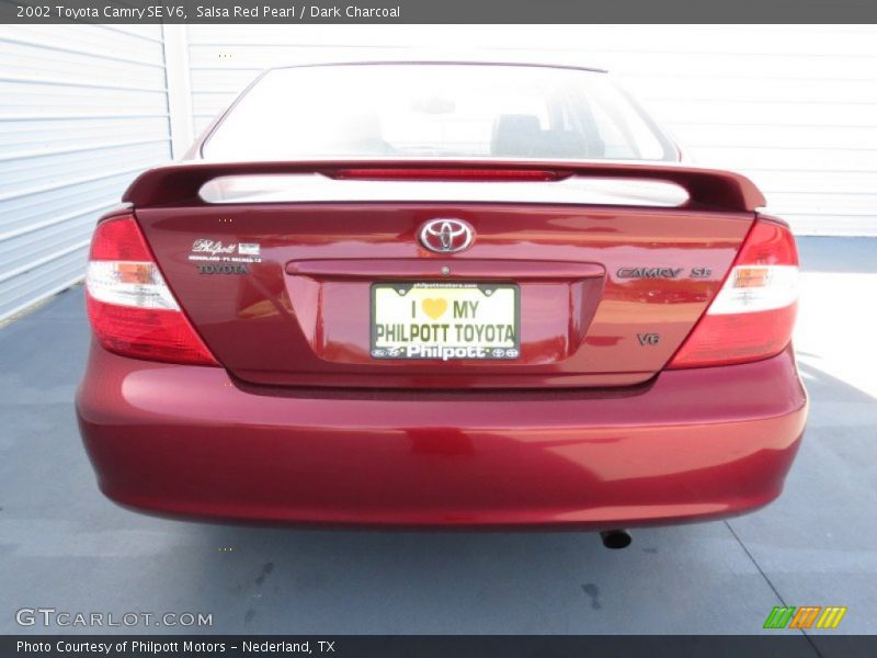 Salsa Red Pearl / Dark Charcoal 2002 Toyota Camry SE V6