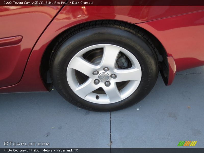 Salsa Red Pearl / Dark Charcoal 2002 Toyota Camry SE V6
