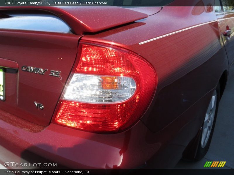 Salsa Red Pearl / Dark Charcoal 2002 Toyota Camry SE V6