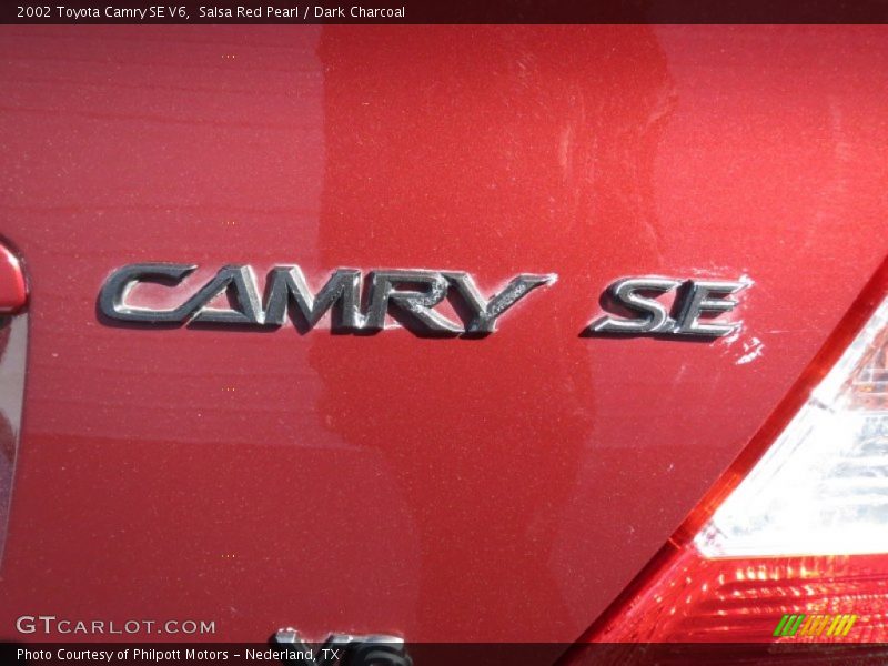 Salsa Red Pearl / Dark Charcoal 2002 Toyota Camry SE V6