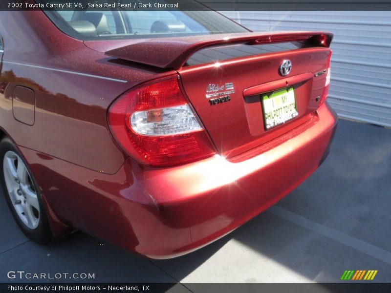 Salsa Red Pearl / Dark Charcoal 2002 Toyota Camry SE V6