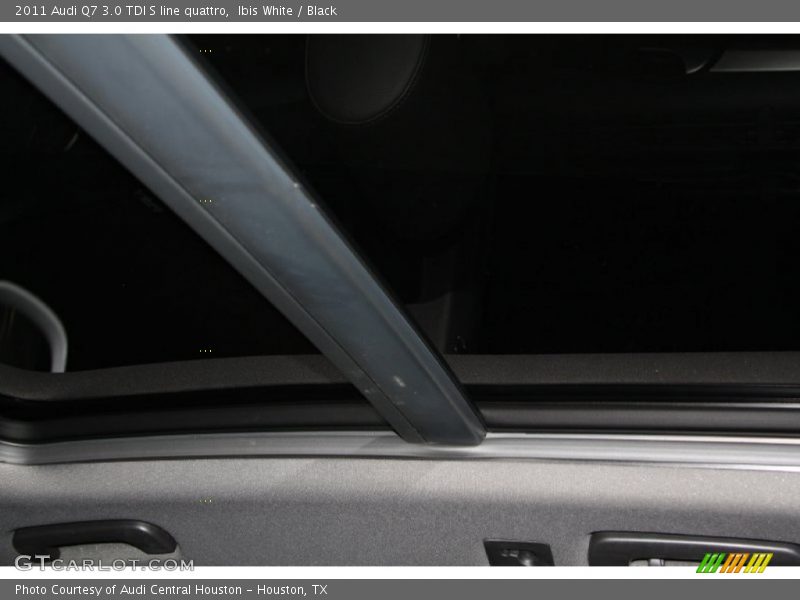 Ibis White / Black 2011 Audi Q7 3.0 TDI S line quattro