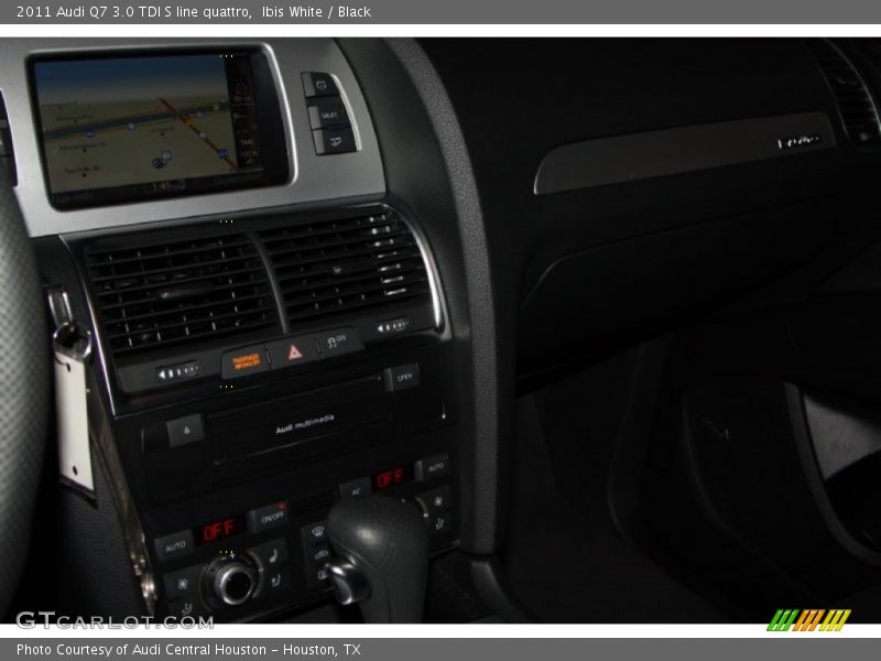 Ibis White / Black 2011 Audi Q7 3.0 TDI S line quattro