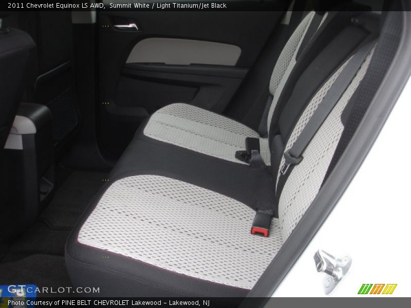 Summit White / Light Titanium/Jet Black 2011 Chevrolet Equinox LS AWD