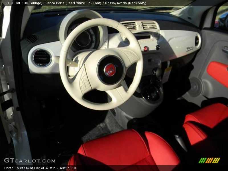 Bianco Perla (Pearl White Tri-Coat) / Rosso/Avorio (Red/Ivory) 2013 Fiat 500 Lounge
