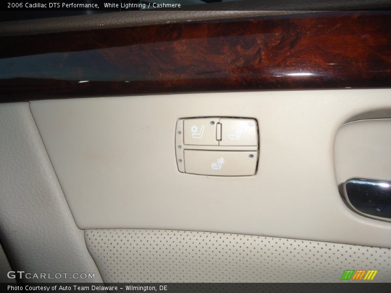 White Lightning / Cashmere 2006 Cadillac DTS Performance