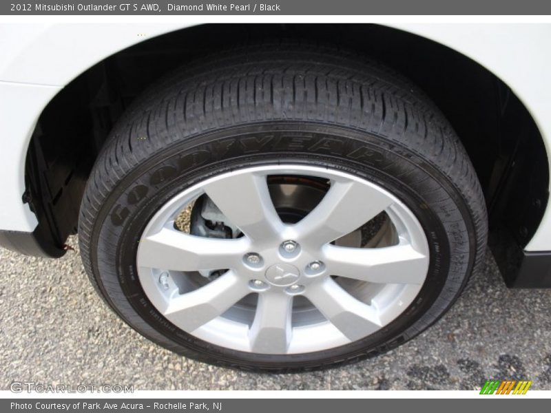 Diamond White Pearl / Black 2012 Mitsubishi Outlander GT S AWD