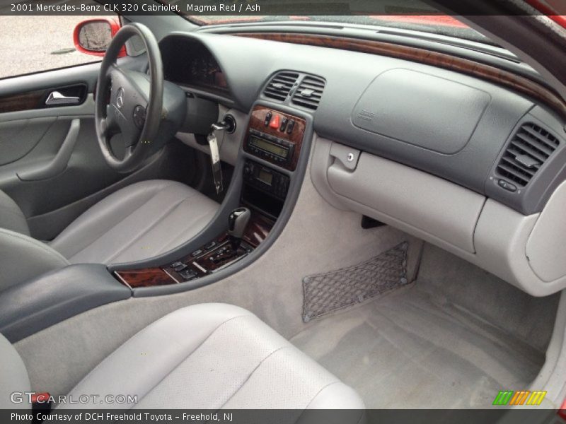 Dashboard of 2001 CLK 320 Cabriolet