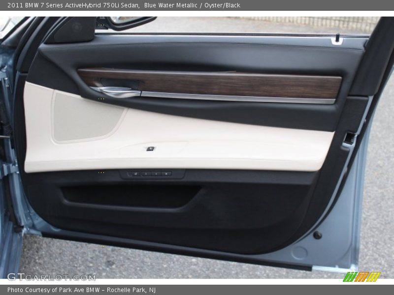 Door Panel of 2011 7 Series ActiveHybrid 750Li Sedan