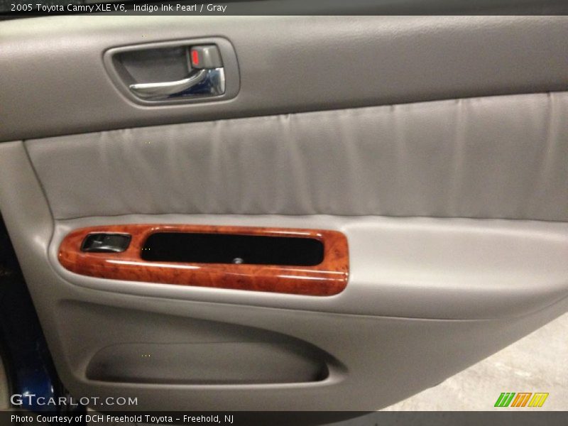 Indigo Ink Pearl / Gray 2005 Toyota Camry XLE V6