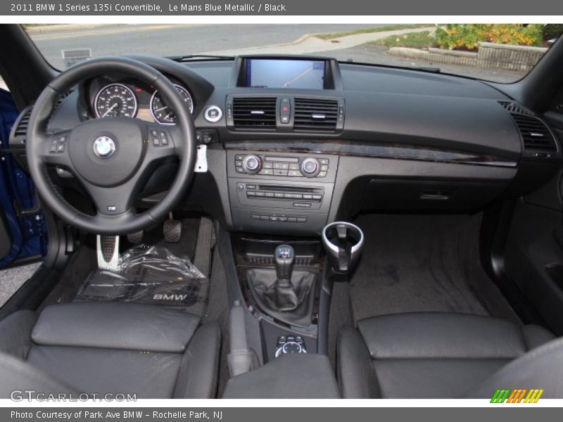 Dashboard of 2011 1 Series 135i Convertible