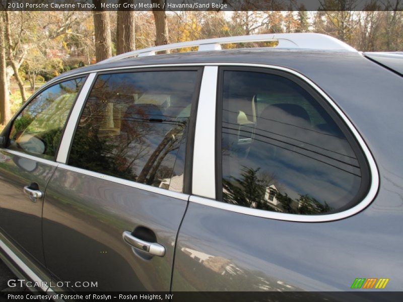 Meteor Grey Metallic / Havanna/Sand Beige 2010 Porsche Cayenne Turbo