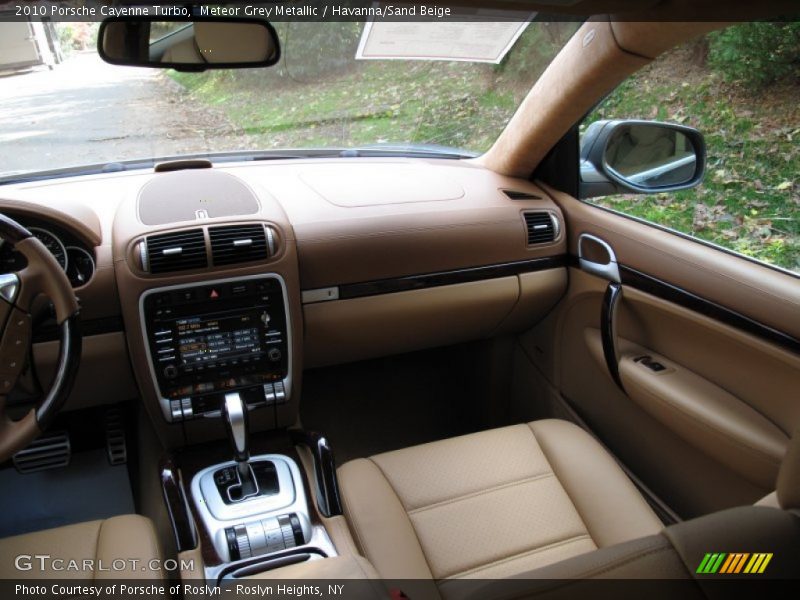 Meteor Grey Metallic / Havanna/Sand Beige 2010 Porsche Cayenne Turbo