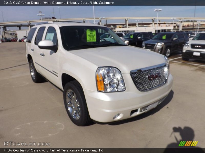 Front 3/4 View of 2013 Yukon Denali