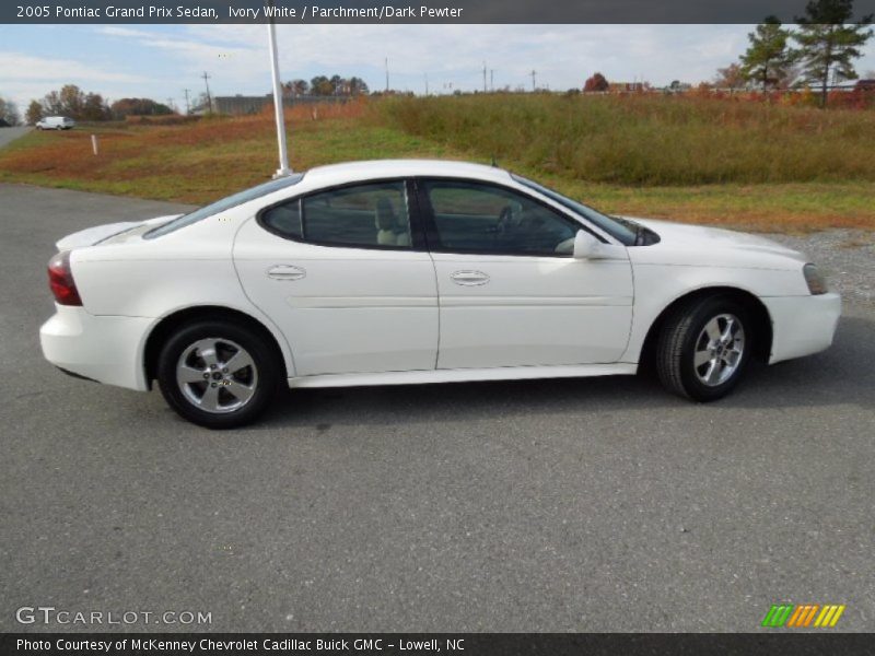 Ivory White / Parchment/Dark Pewter 2005 Pontiac Grand Prix Sedan