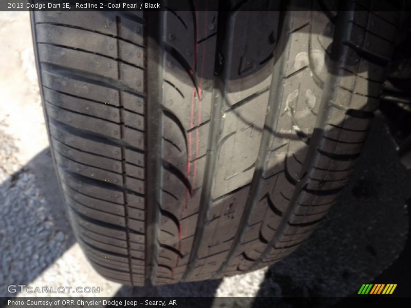 Redline 2-Coat Pearl / Black 2013 Dodge Dart SE