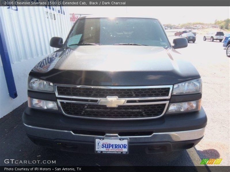 Black / Dark Charcoal 2006 Chevrolet Silverado 1500 LS Extended Cab