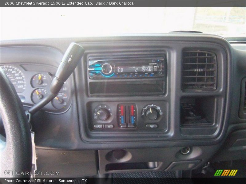 Black / Dark Charcoal 2006 Chevrolet Silverado 1500 LS Extended Cab