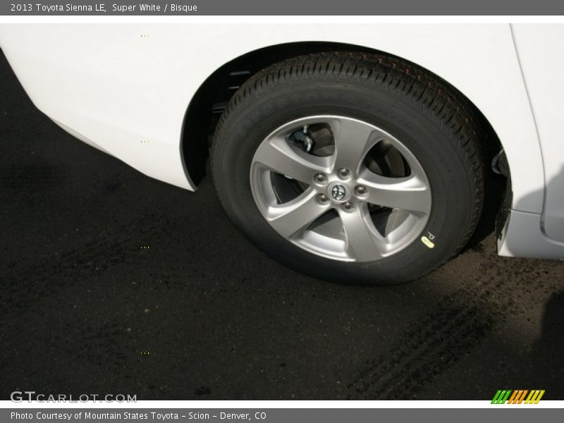 Super White / Bisque 2013 Toyota Sienna LE