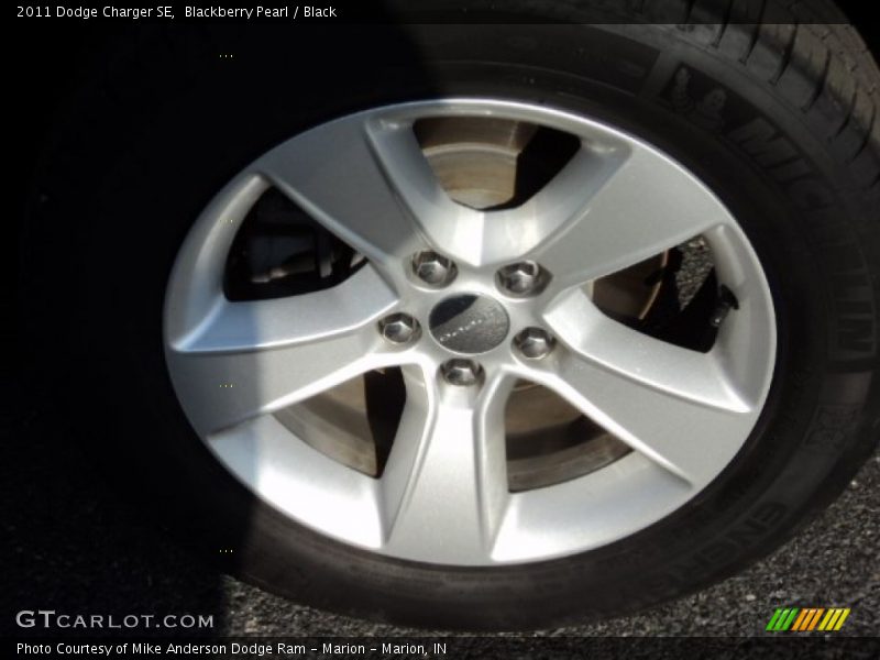 Blackberry Pearl / Black 2011 Dodge Charger SE