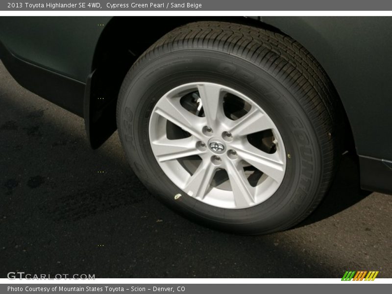 Cypress Green Pearl / Sand Beige 2013 Toyota Highlander SE 4WD