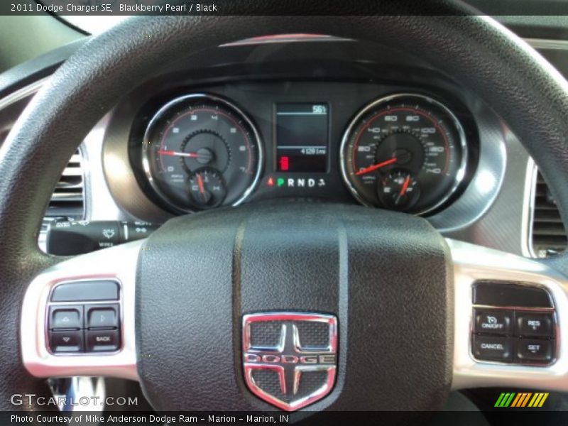 Blackberry Pearl / Black 2011 Dodge Charger SE