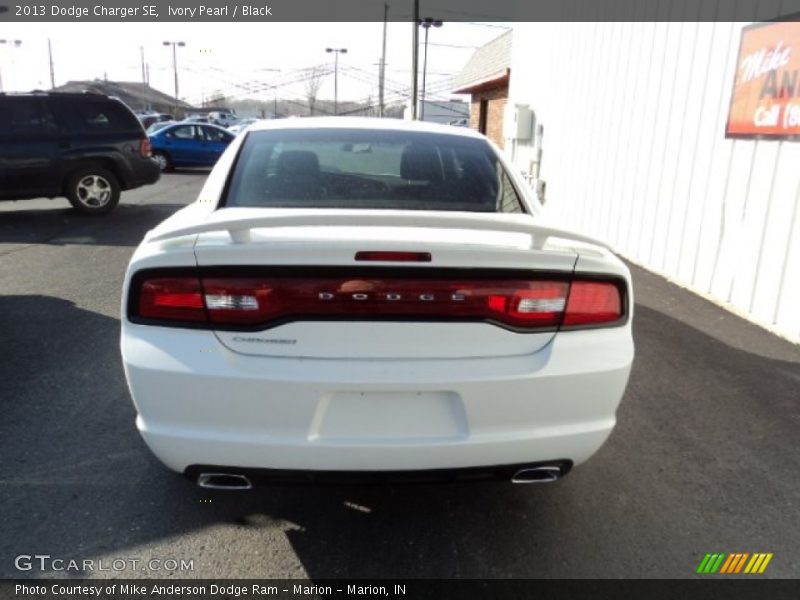 Ivory Pearl / Black 2013 Dodge Charger SE