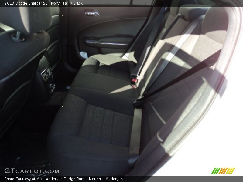 Ivory Pearl / Black 2013 Dodge Charger SE